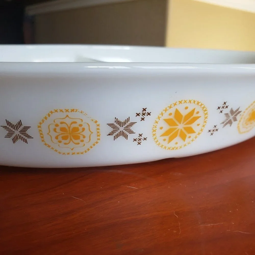 Pyrex Vintage 1960s Town and Country with lid Divided Casserole